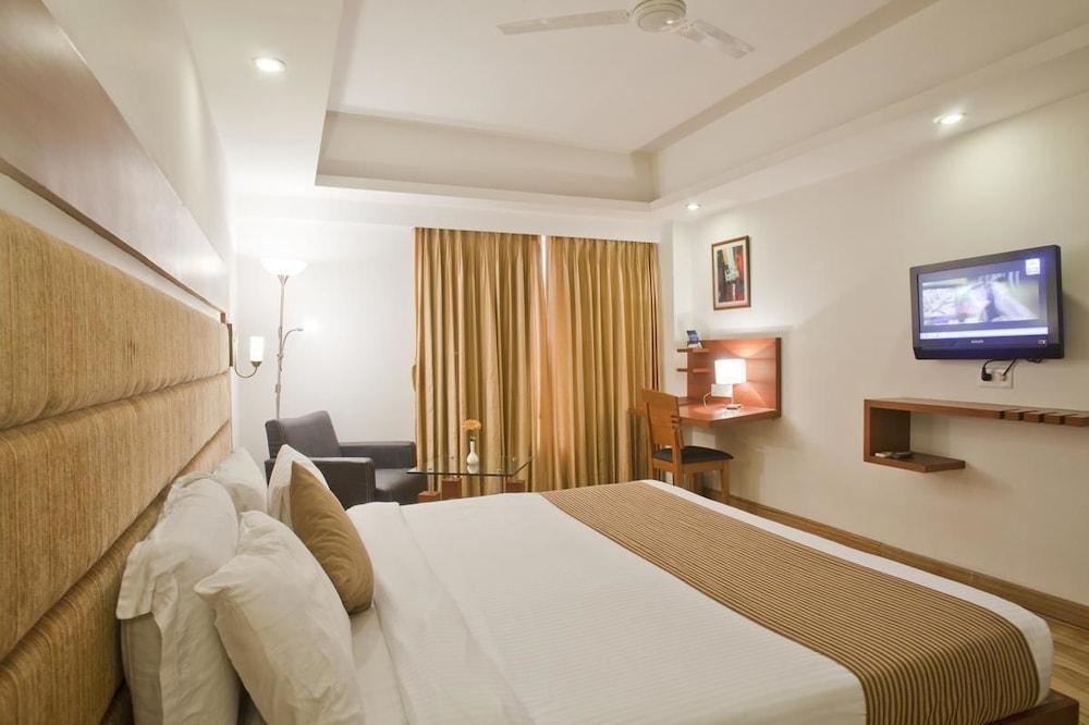 Fabhotel Cambay Sapphire Ahmedabad Exterior photo