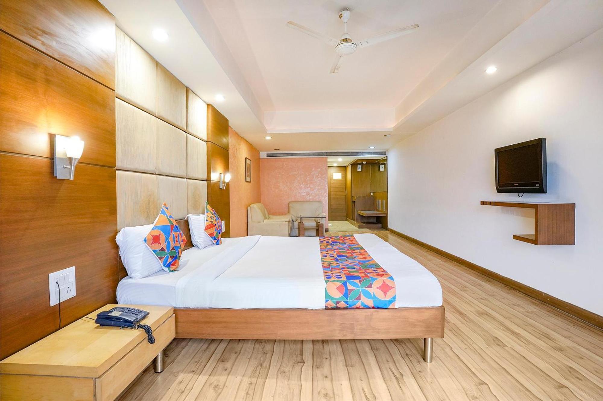 Fabhotel Cambay Sapphire Ahmedabad Exterior photo
