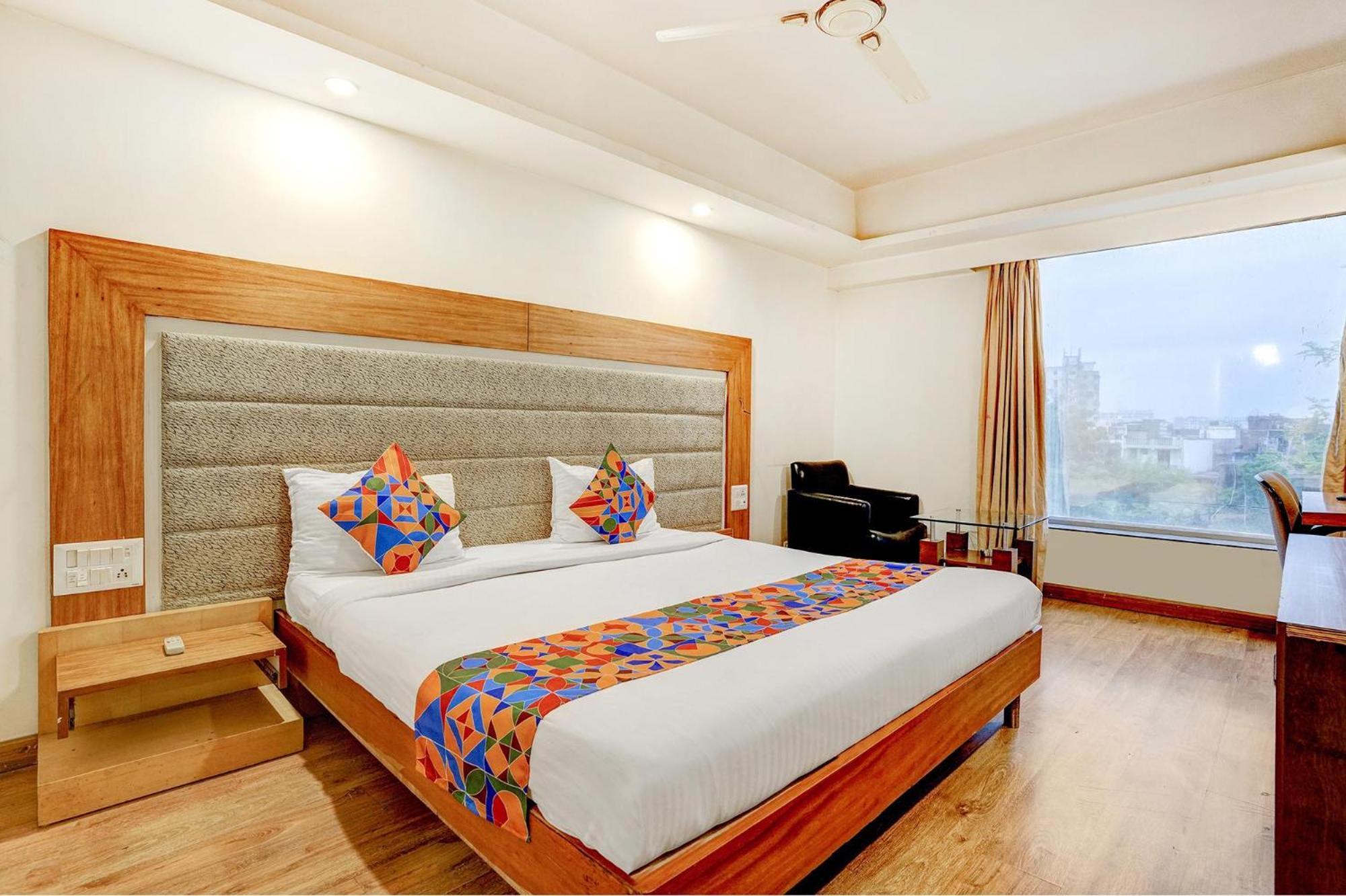 Fabhotel Cambay Sapphire Ahmedabad Exterior photo