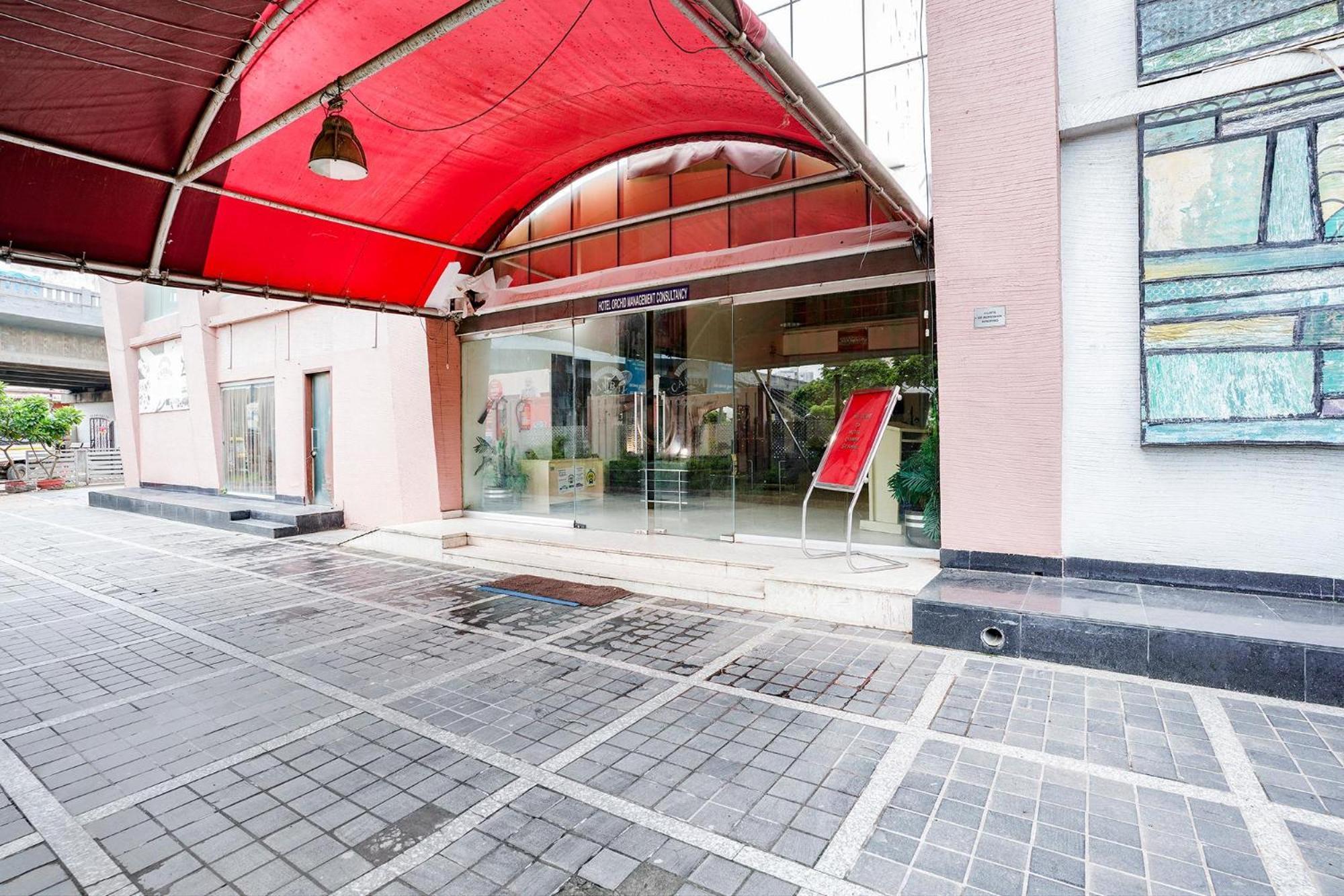 Fabhotel Cambay Sapphire Ahmedabad Exterior photo