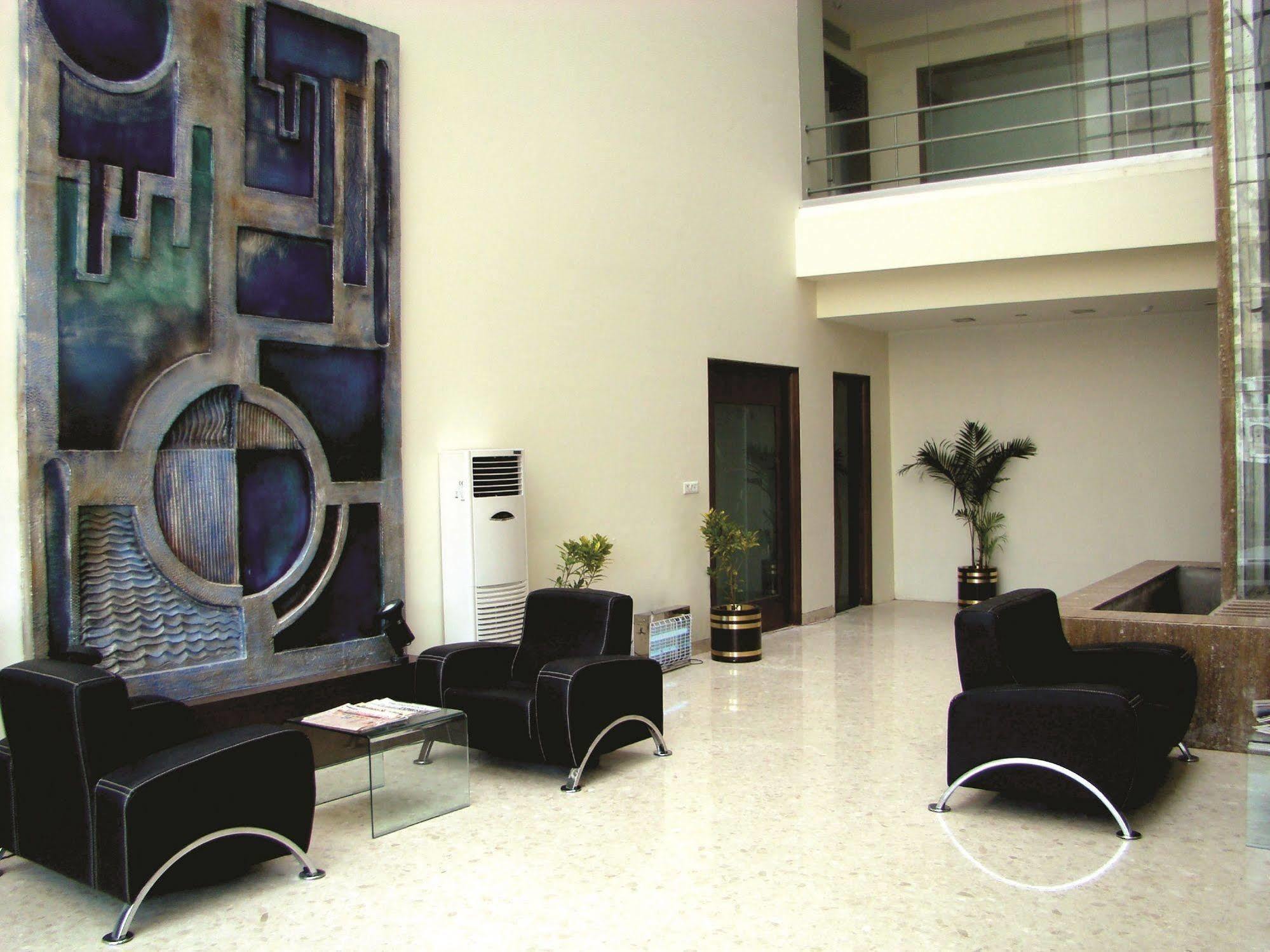 Fabhotel Cambay Sapphire Ahmedabad Exterior photo